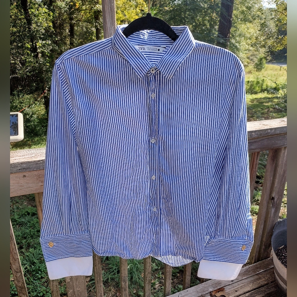 XL Women's Nautical Theme Zara Blue and White Button Down Shirt